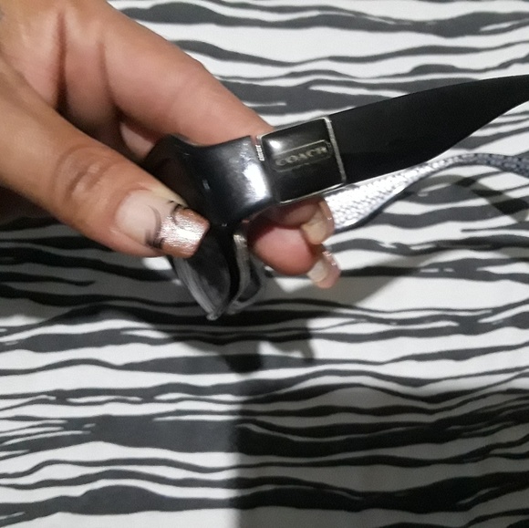 Glasses - Picture 2 of 4